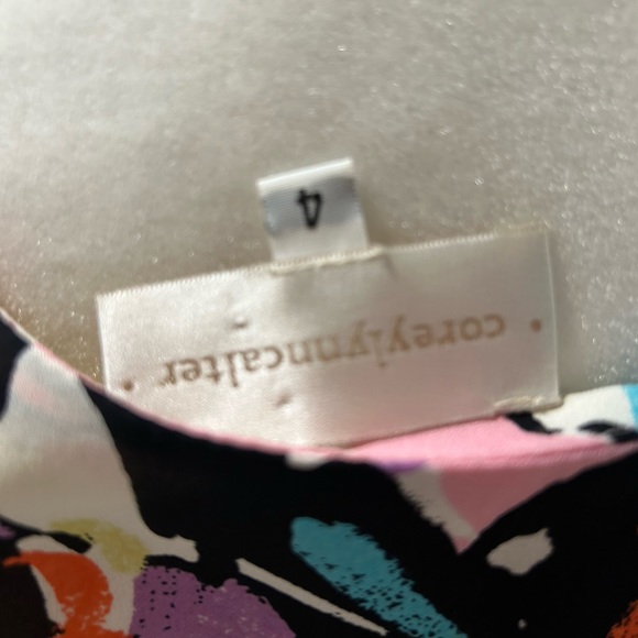 Corey Lyn Calter fully lined, silk floral shirt. - Picture 5 of 11